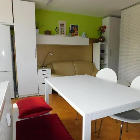 Apartment Hola, Ljubljana! - Free Parking *